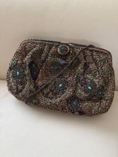 皇室御用達LUMY ルミーはしもとビーズ刺繍 ストーン飾がま口