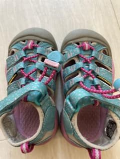 Keen キッズ サンダル 青・ピンクのサムネイル