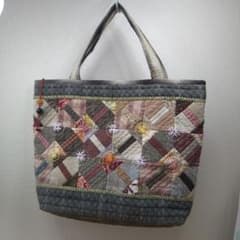 未使用 パッチワーク 刺繍トートバッグ ハンドメイド 大きめ ファスナー留め 未使用 パッチワーク 刺繍トートバッグ ハンドメイド 大きめ