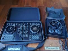 Pioneer  DJコントローラー DDJ-400 ヘッドホン magmaのサムネイル