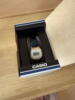 CASIO デジタル腕時計 ゴールド/ネイビーのサムネイル