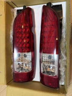た*ん様 【専用箱付】200系 ハイエース JUNYANフルLEDテールランプのサムネイル