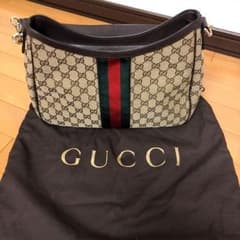 GUCCIバッグのサムネイル