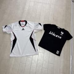 adidas CLIMLITE ホワイトシャツ & ATHLETA 黒Tシャツのサムネイル
