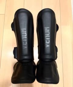 Venum ヴェノム　キックボクシング　レガース　Mサイズ　シンガードのサムネイル