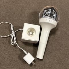 NIZIU ペンライト ホワイト LED付き 充電器付 - メルカリ