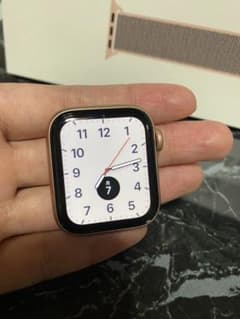 Apple Watch Series4 (GPS+Cellularモデル)のサムネイル