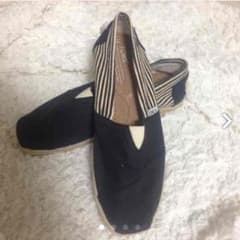 5/15まで3200円に値下げ！TOMS 26.0 スリッポンのサムネイル