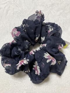 COCUEの花柄のシュシュ　お値下げしましたのサムネイル