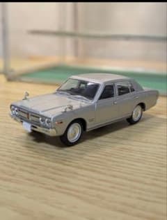 トミカリミテッドヴィンテージNEO43 日産グロリア 2000 スーパーDX