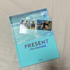 EXO [PRESENT ; the moment] フォトブック 写真集のサムネイル