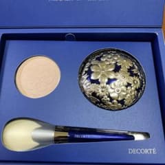 コスメデコルテのサムネイル