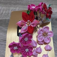着物の髪飾りのサムネイル