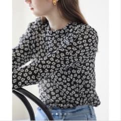 La Totalite ストレッチシアートップスのサムネイル