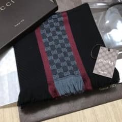 オシャレ❗️新品❤️GUCCIマフラー❗️国内正規購入◾️箱・紙袋付き‼️グッチマフラーのサムネイル