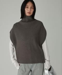 BABYLONE ハイネックアゼポンチョ - メルカリ