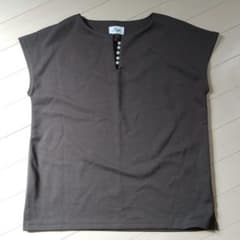 パール付キーネックカットソーのサムネイル