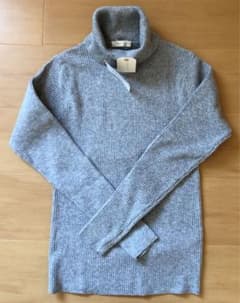 ニット セーターのサムネイル