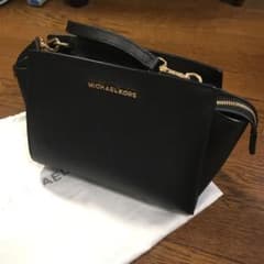 [美品] ☆マイケルコース ☆斜め掛けショルダーバッグのサムネイル