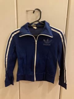 adidas ネイビー ジップアップジャケット 140のサムネイル