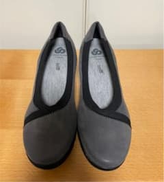 週末お値下げ✳︎クラークス パンプス クラウドステッパー★疲れ知らず！のサムネイル
