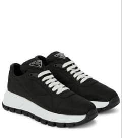 PRADA ブラックスニーカーのサムネイル