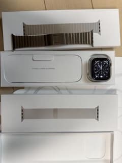 Apple Watch 11 ナチュラルチタニウムケースのサムネイル