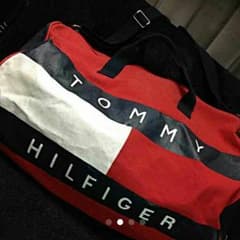 TOMMY HILFIGERの特大ボストンバッグ!!!のサムネイル