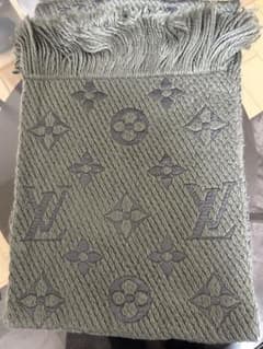 Louis Vuitton オリーブグリーン マフラー - メルカリ