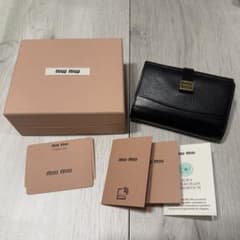 miumiu ミュウミュウ 財布 三つ折り財布のサムネイル