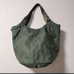 ☆あっけ様専用☆ オリーブグリーン ナイロントートバッグ R.のサムネイル