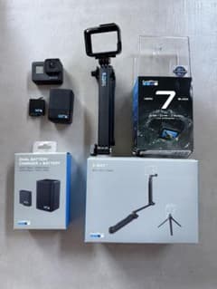 GoPro HERO 7 Black 本体+3wayグリップ+充電器+SDカードのサムネイル