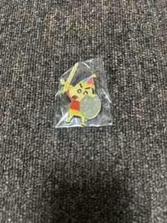 クレヨンしんちゃん ピンバッジ 30周年 ピンバッジコレクション 金矛の勇者のサムネイル