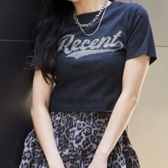 ラインストーン ロゴ ショート丈 半袖 Tシャツのサムネイル