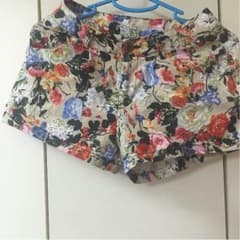 花柄ショートパンツのサムネイル