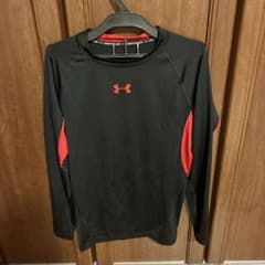 UNDER ARMOUR アンダーシャツ 長袖 ブラック レッド　キッズ　Ｌのサムネイル