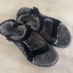 Teva ボアサンダル ブラック
