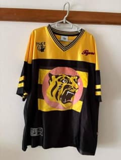 阪神タイガース公式　アメフト型　ユニフォーム　Tシャツのサムネイル