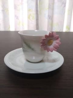 ⑥ リヤドロ LLADRO カップ＆ソーサー 花 フィギュリンのサムネイル