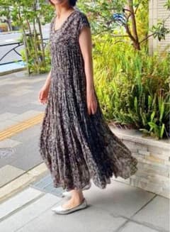 【値下げ】パサンドバイヌキテパ　花柄ロングワンピースのサムネイル