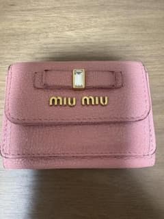 miu miu ピンク 三つ折り財布のサムネイル
