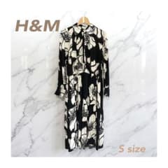 H&M 長袖ワンピース モノトーン 花柄 Sサイズのサムネイル