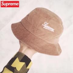 Supreme シュプリーム 超良色！ 季節感を演出するキャメルバケットハットのサムネイル