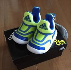 新品☆ベビーシューズ、アディダス Hy-ma Iのサムネイル