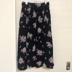 レッセパッセ　花柄　ロングスカートのサムネイル