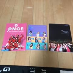 TWICE写真集CD付きです。のサムネイル