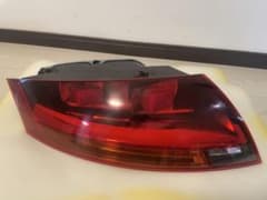 【純正】アウディ TT (8J) 左テールランプ 8J0945095C ULO製 純正】アウディ TT (8J) 左テールランプ 8J0945095C ULO製 - メルカリ