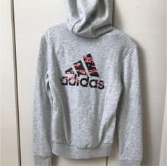 maaaak☆キッズ用品整理中様 専用adidas パーカーのサムネイル