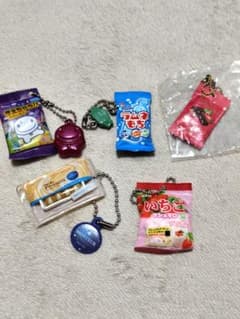 ガチャガチャ まとめ売り ミニチュア キーホルダー 5点セットのサムネイル