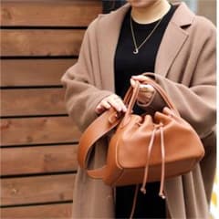 新品未使用タグ付きバッグのサムネイル